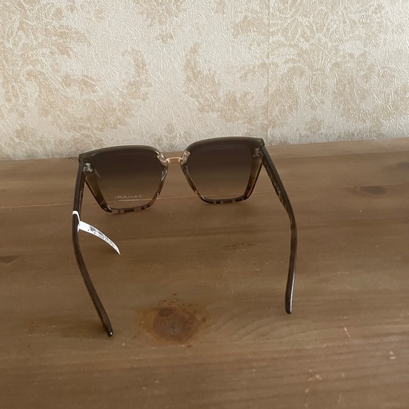 BNWT Tahari oversize sunglasses - Picture 6 of 8